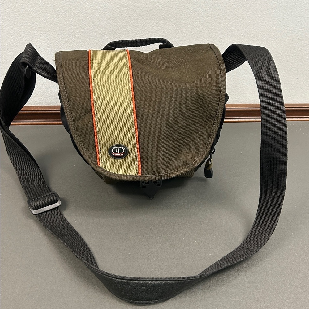 Tamrac 3442 Rally 2 Camera Bag Brown Tan